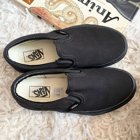 Vans black canvas slip on classic sneakers - Picture 7 of 7
